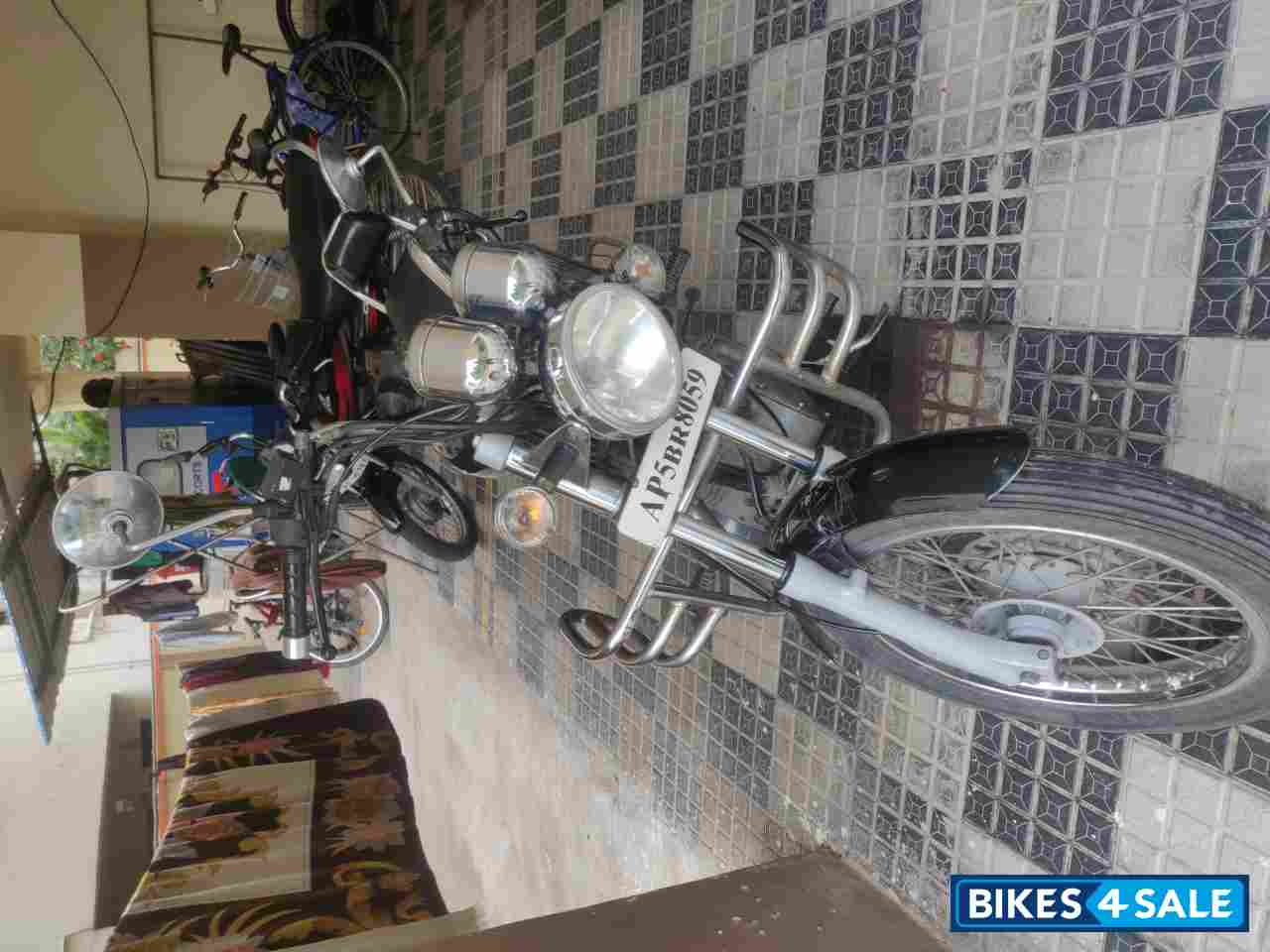 Black Royal Enfield Thunderbird TwinSpark 350