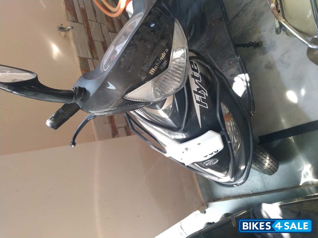 Black Mahindra Flyte