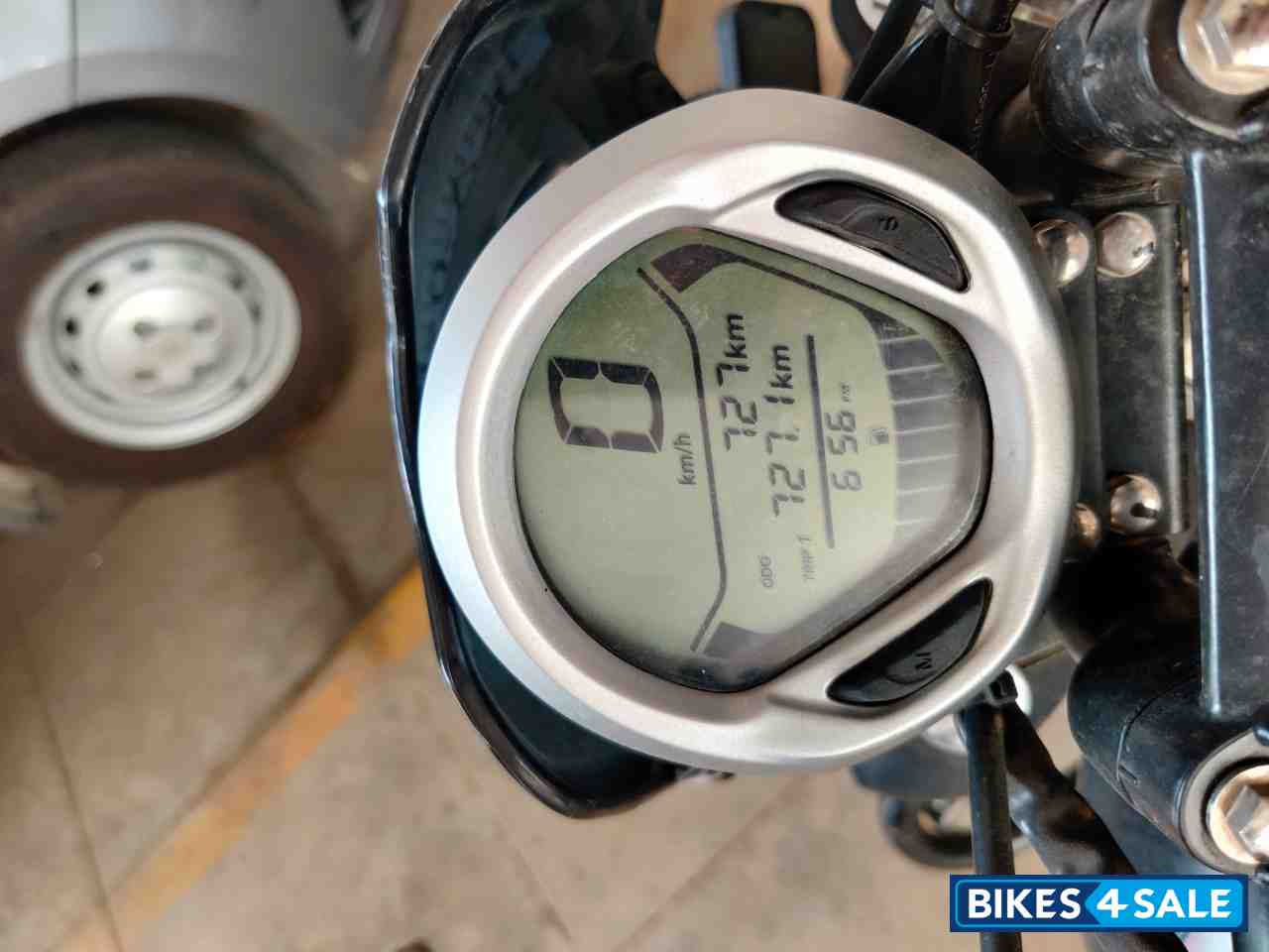 Black Bajaj Avenger Street 220 BS6