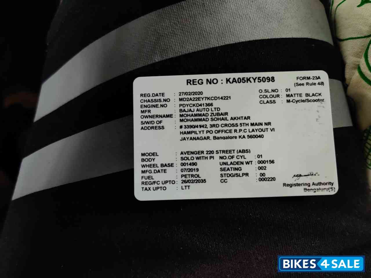 Black Bajaj Avenger Street 220 BS6