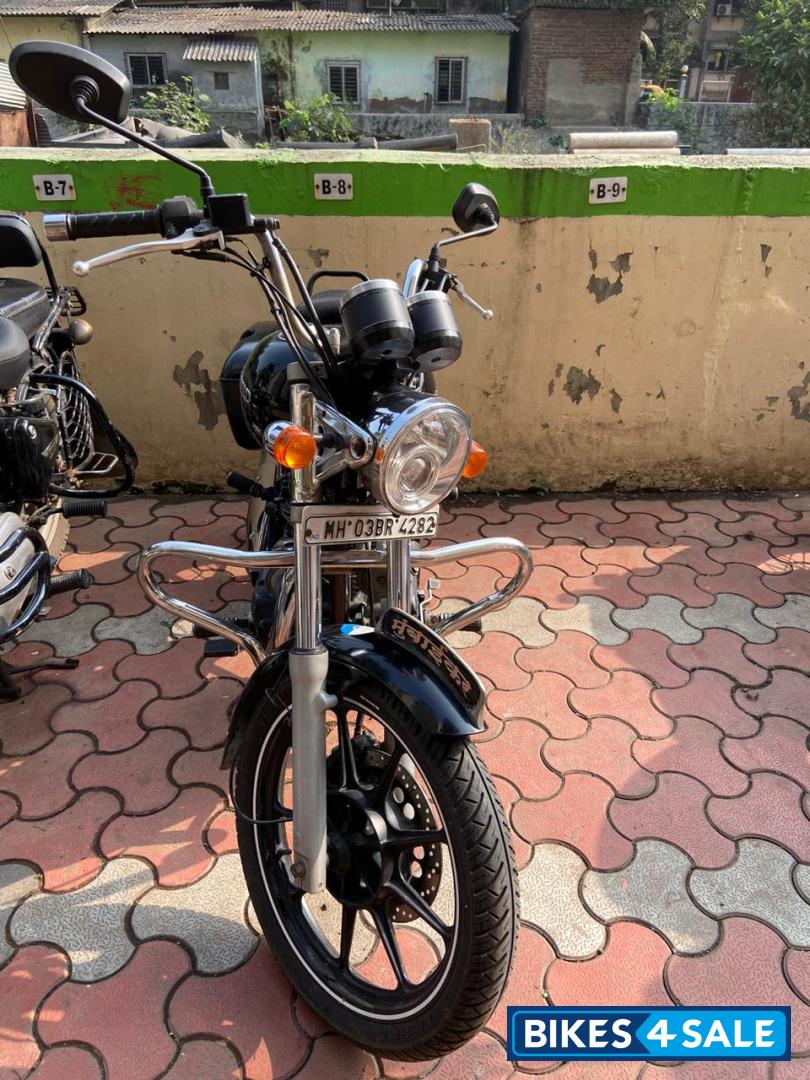 Black Royal Enfield Thunderbird 350