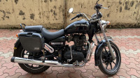 Black Royal Enfield Thunderbird 350