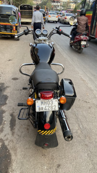 Black Royal Enfield Thunderbird 350