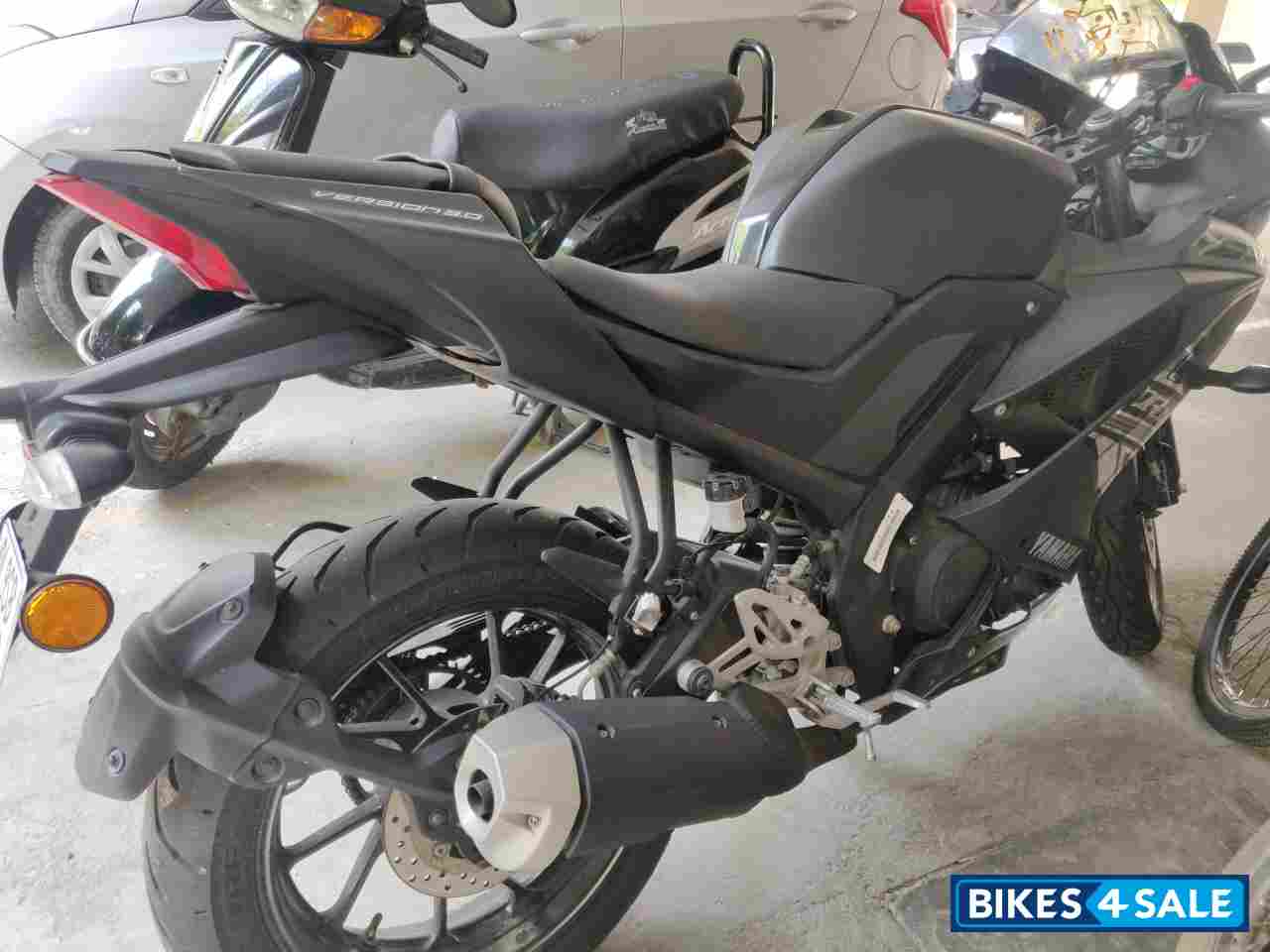 Black Yamaha YZF R15 V3