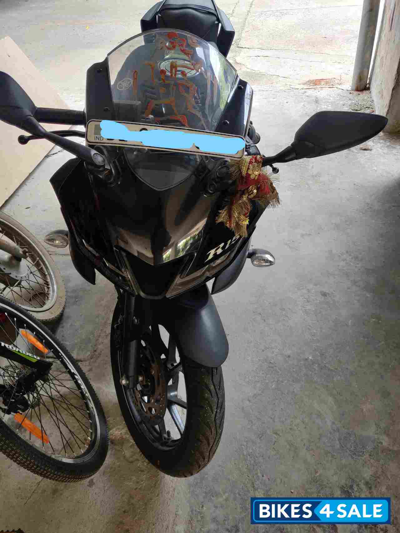 Black Yamaha YZF R15 V3