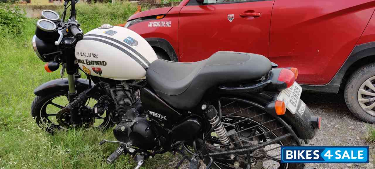 White Royal Enfield Thunderbird X 350
