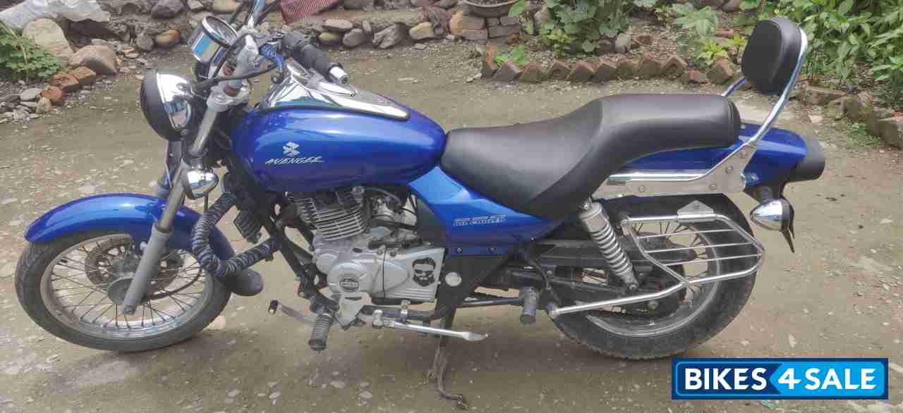 Plasma Blue Bajaj Avenger Cruise 220