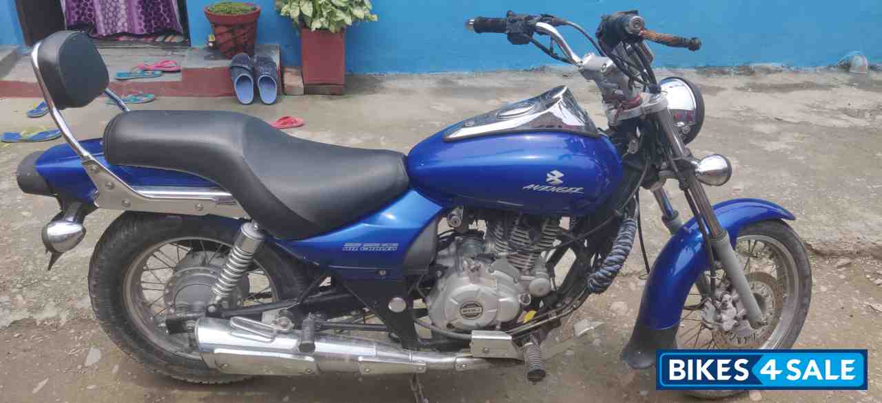 Plasma Blue Bajaj Avenger Cruise 220
