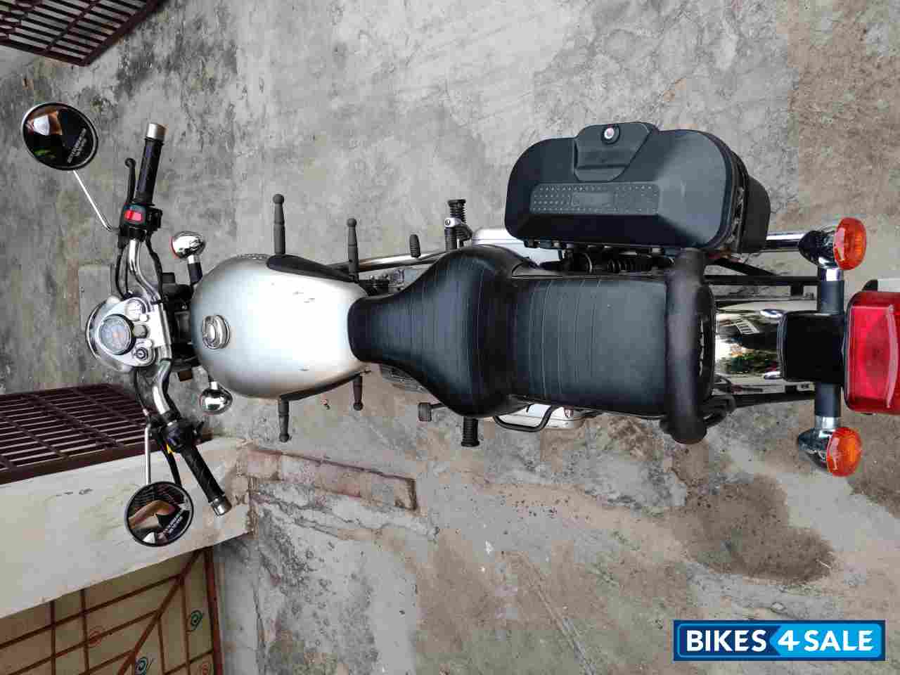 Silver Royal Enfield  Bullet electra 350