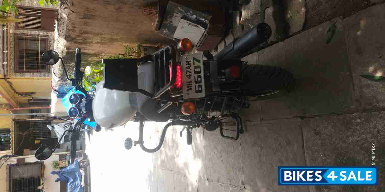 White Royal Enfield Thunderbird X 350