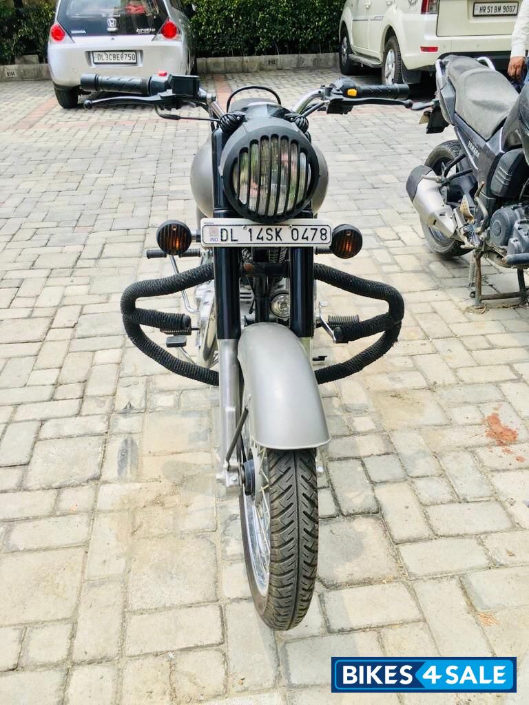 Gunmetal Grey Royal Enfield Classic Gunmetal Grey