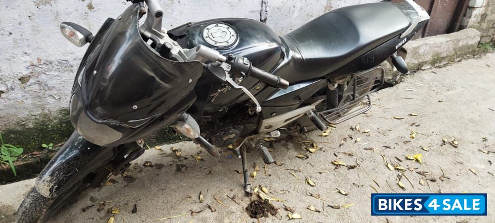 Black Bajaj Pulsar 150 DTSi