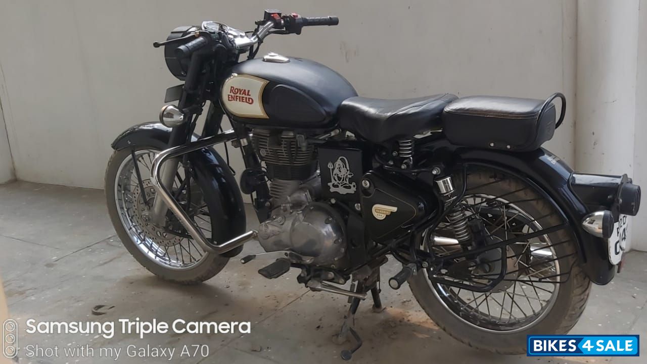 Black Royal Enfield Classic 350