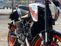 White KTM Duke 200 ABS