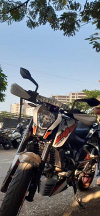 White KTM Duke 200 ABS