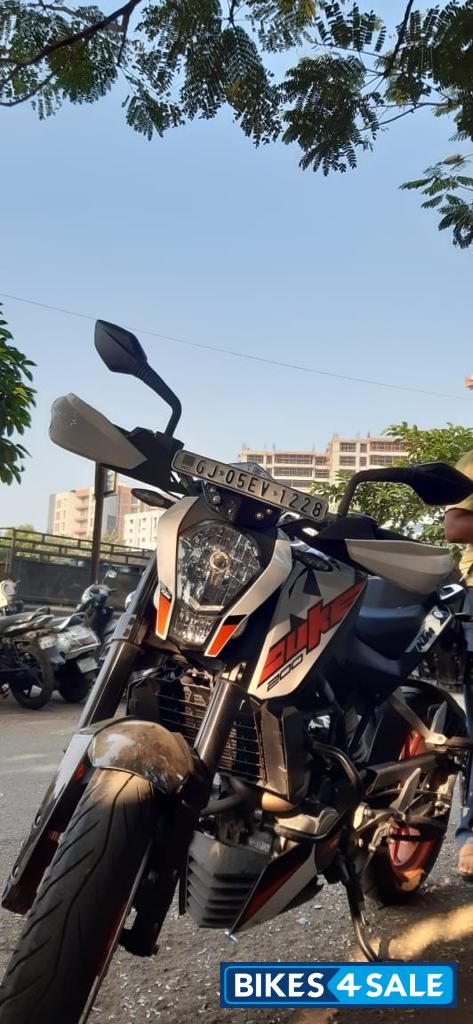 White KTM Duke 200 ABS