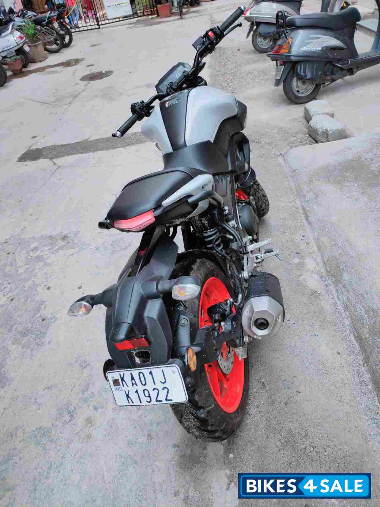 Whit And Block Yamaha MT-15 BS6 Whit And Block Yamaha MT-15 BS6