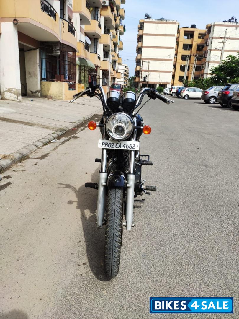 Black Royal Enfield Thunderbird 500