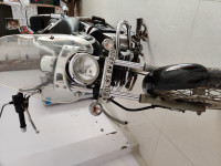 Black Bajaj Avenger Cruise 220