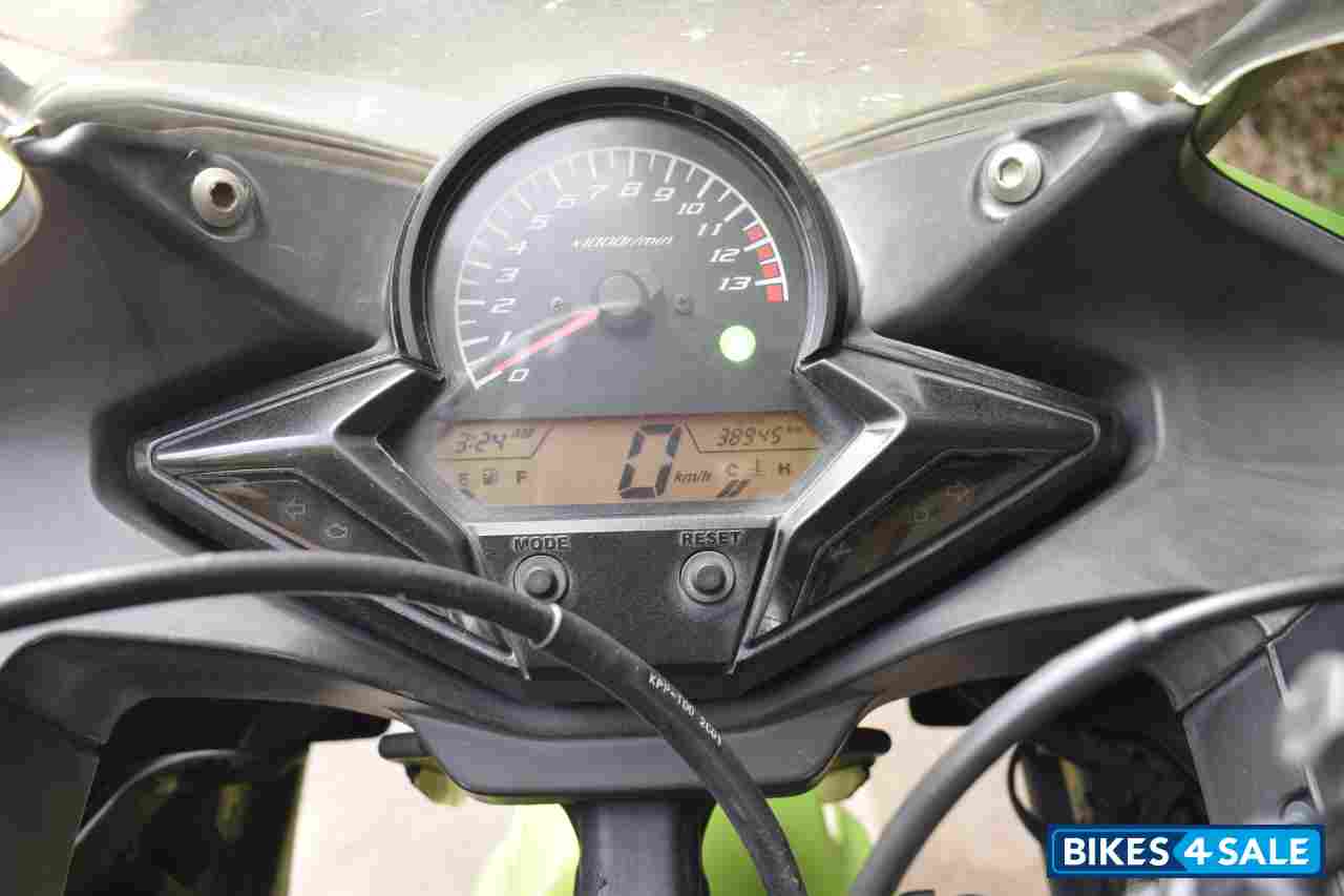 Green Honda CBR 150R