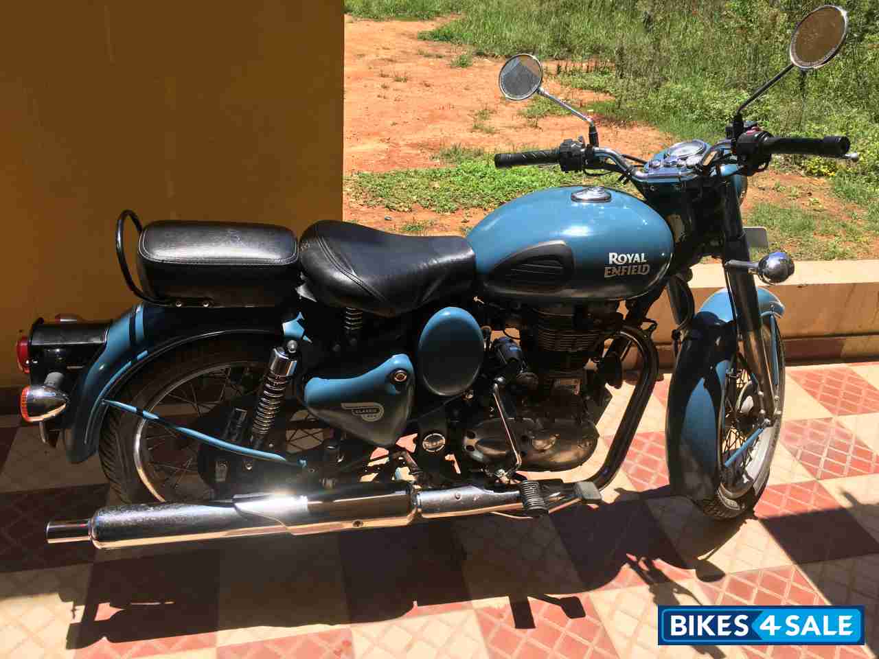 Royal Enfield Classic Squadron Blue