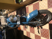 Royal Enfield Classic Squadron Blue