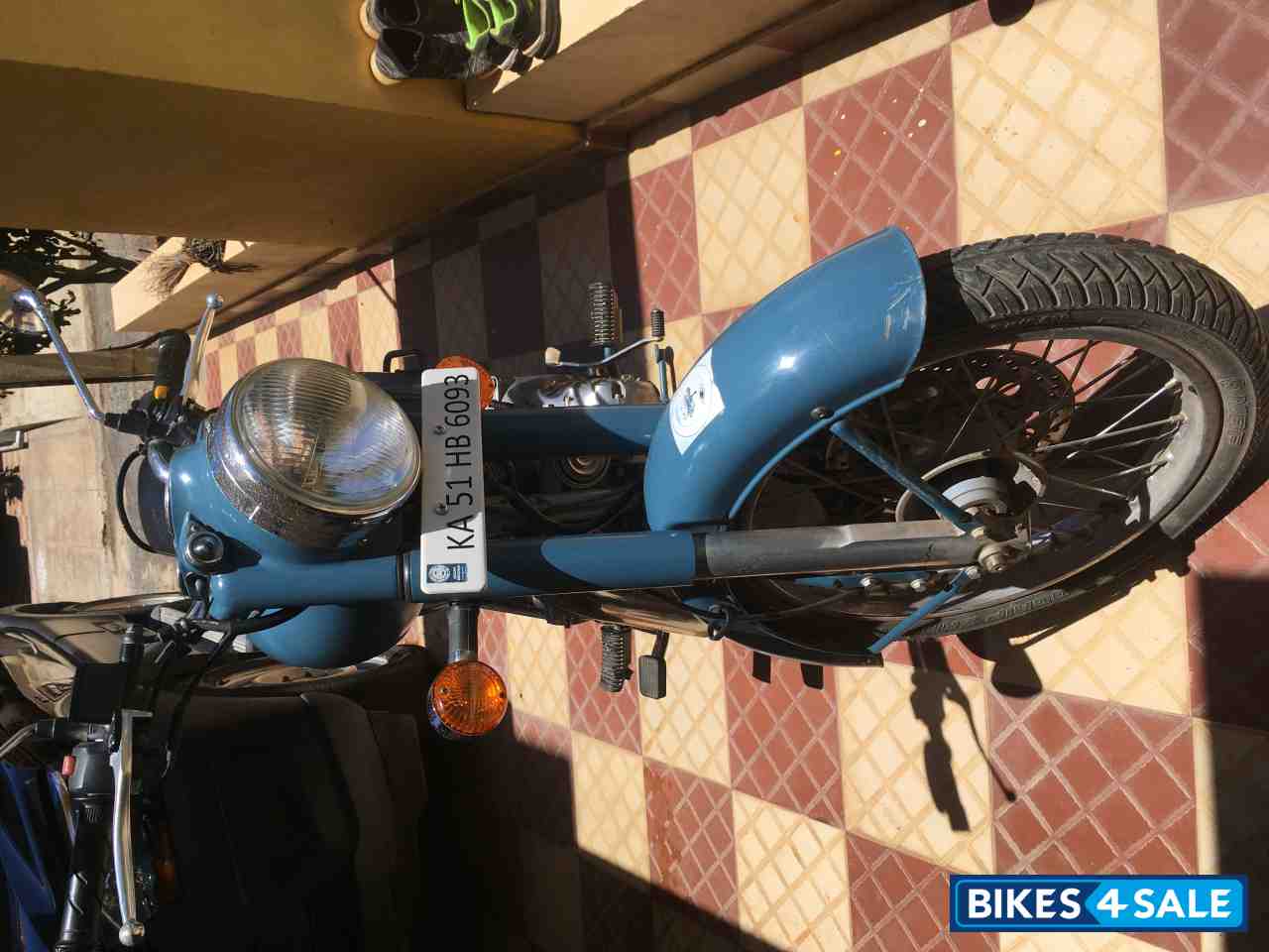 Royal Enfield Classic Squadron Blue