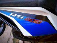 Bajaj Pulsar RS 200 ABS