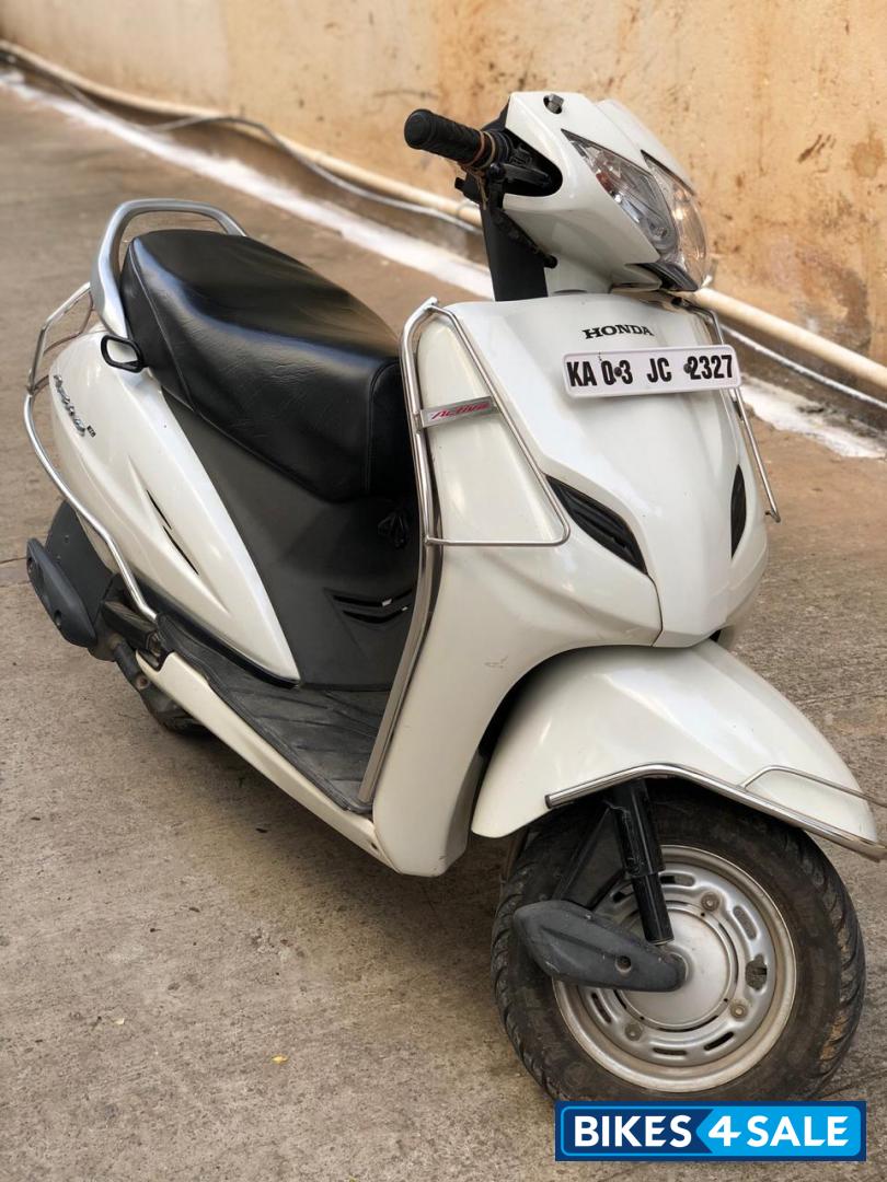 White Honda Activa 3G