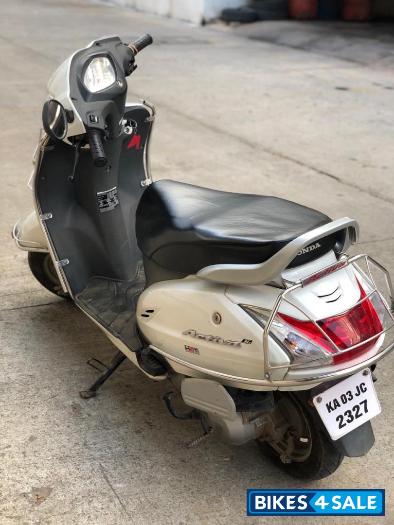 White Honda Activa 3G