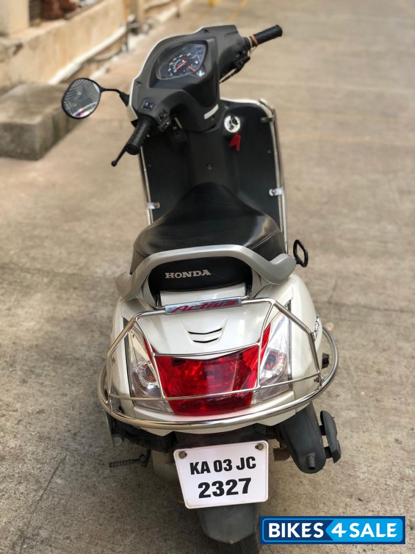 White Honda Activa 3G