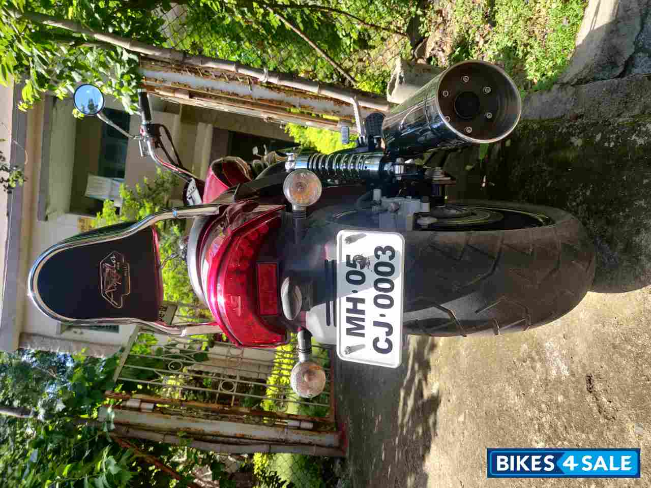 Red Hyosung Aquila Pro 650