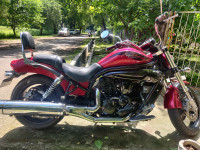 Red Hyosung Aquila Pro 650