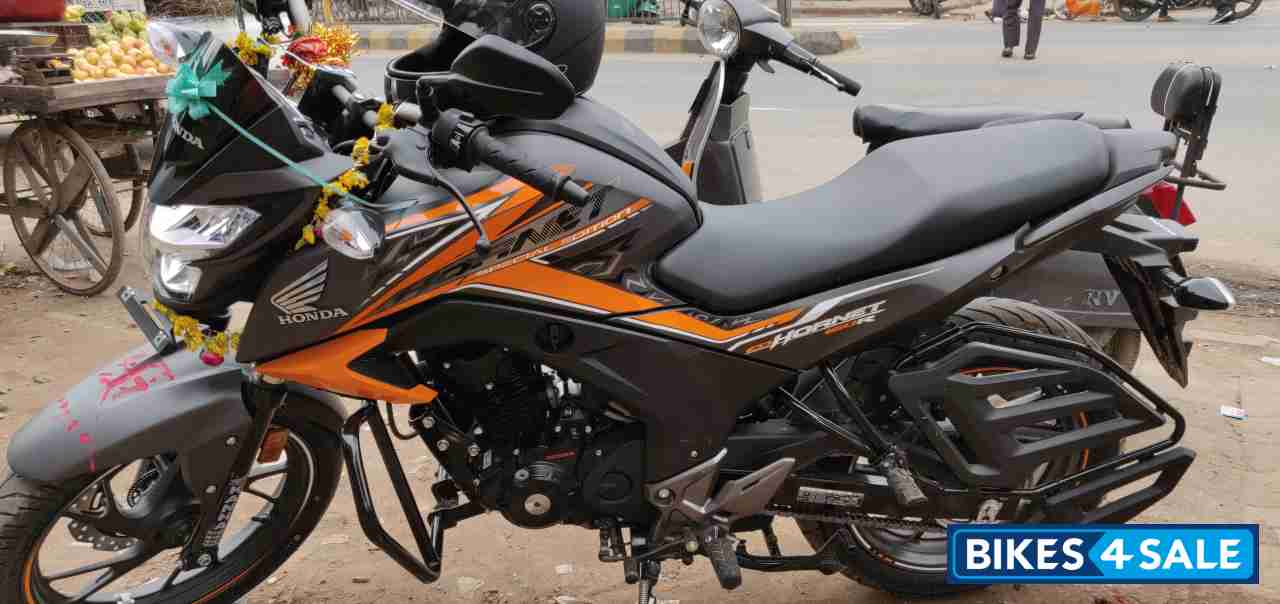 Used 19 Model Honda Cb Hornet 160r Abs For Sale In Mahisagar Id Bikes4sale