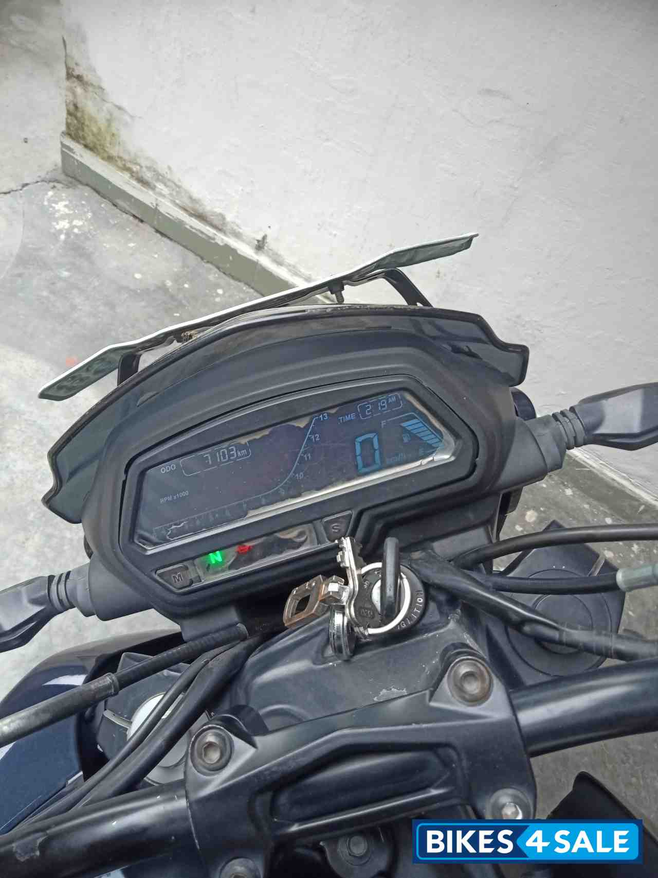 Dark Bluish Bajaj Dominar 400 Disc