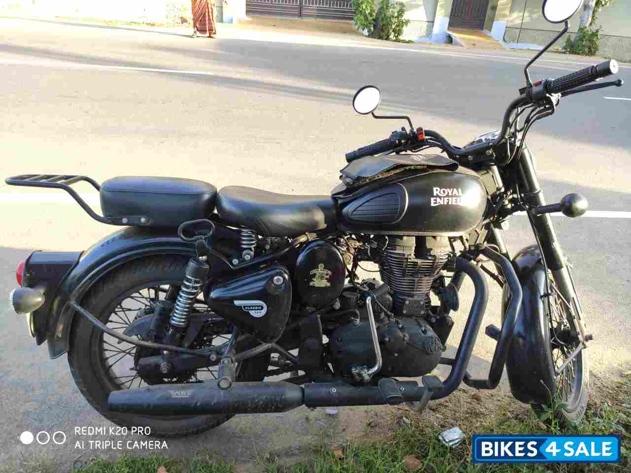 Stealth Black Royal Enfield Classic Stealth Black