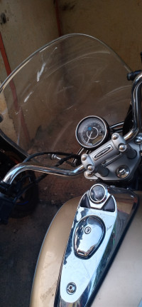 Gold Bajaj Avenger Cruise 220
