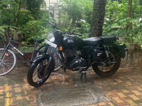 Royal Enfield Classic Stealth Black