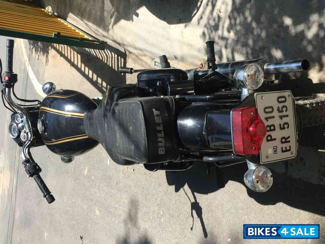 Black Royal Enfield Bullet Standard 350