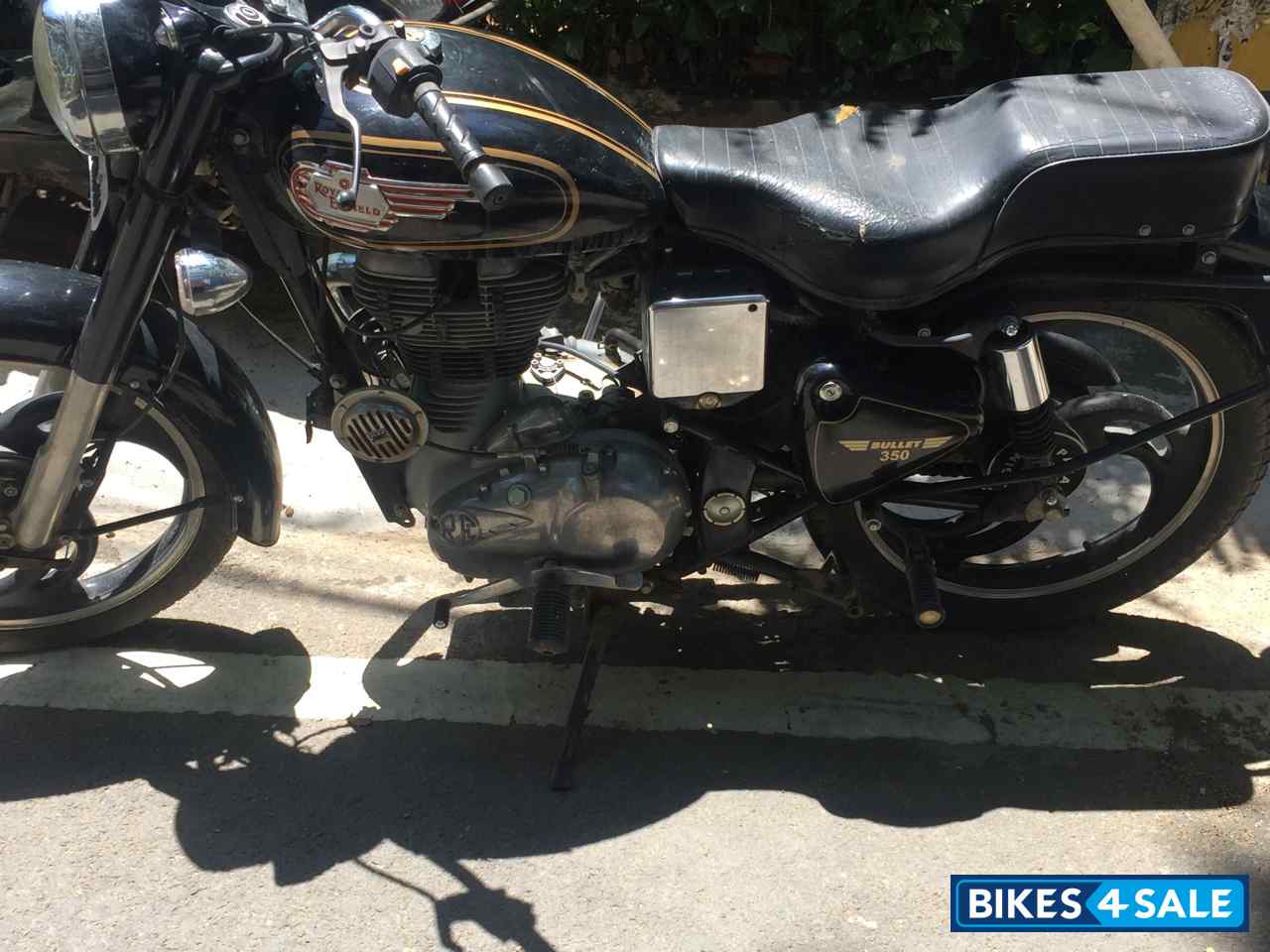 Black Royal Enfield Bullet Standard 350