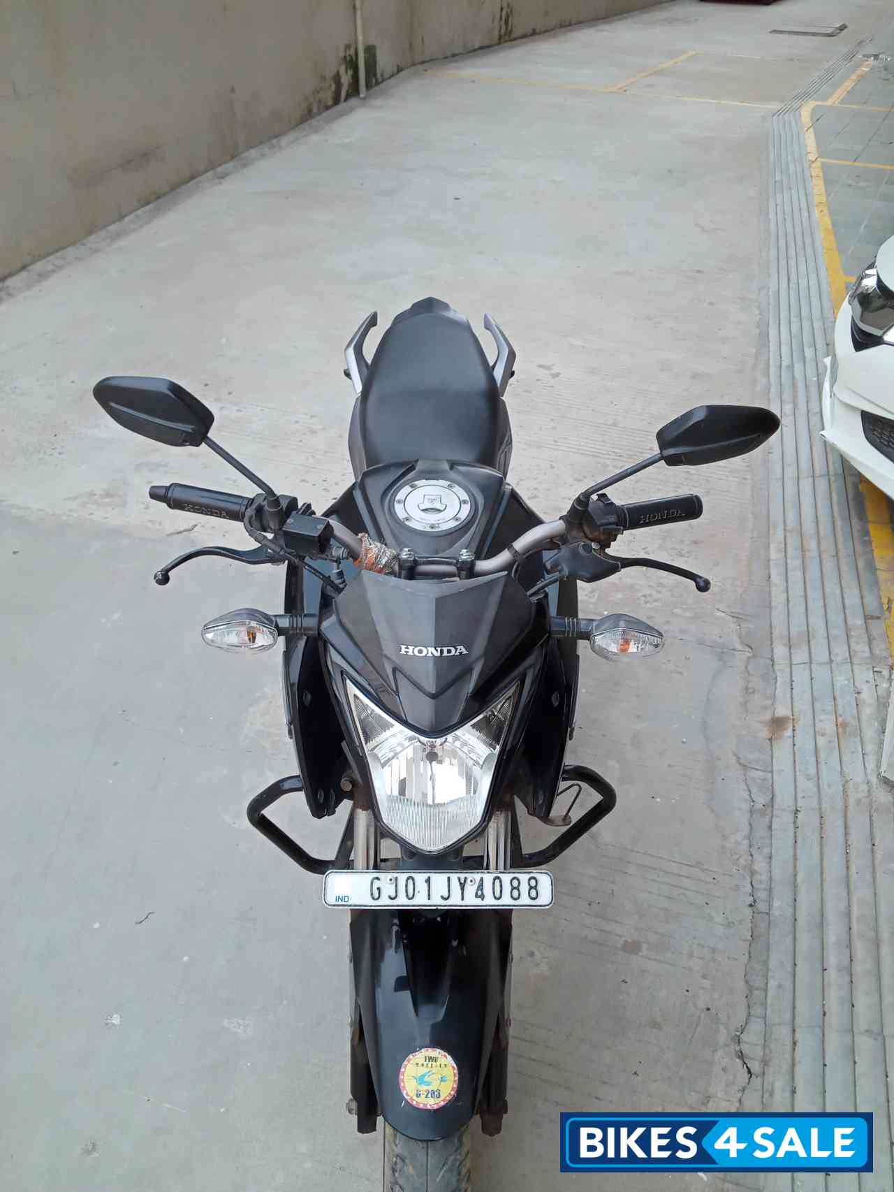 Used 2016 model Honda CB 160R for sale in Ahmedabad. ID 274665