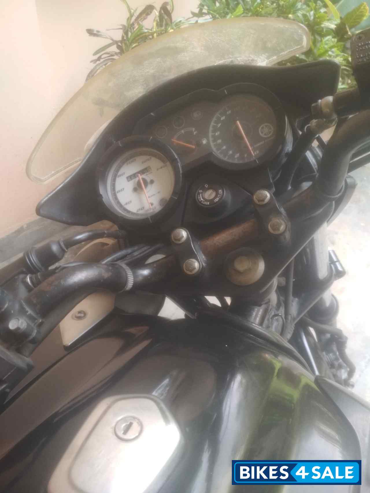 Black Yamaha SZ-R Black Yamaha SZ-R