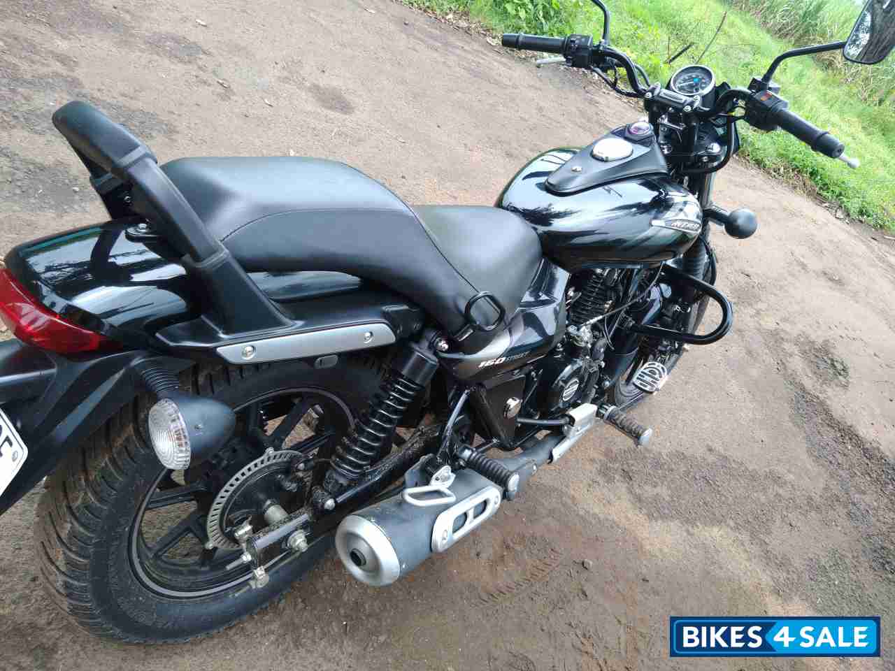 Black Bajaj Avenger Street 160 BS6