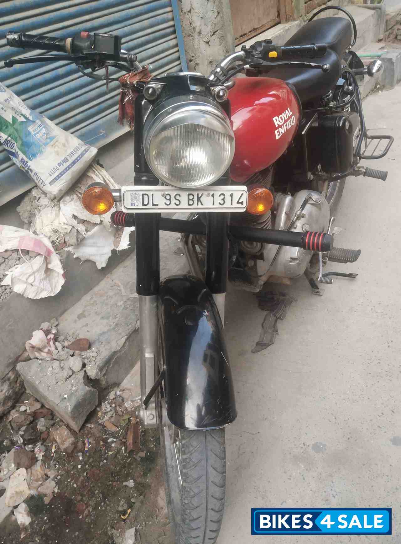Royal Enfield Classic 350 Redditch Red