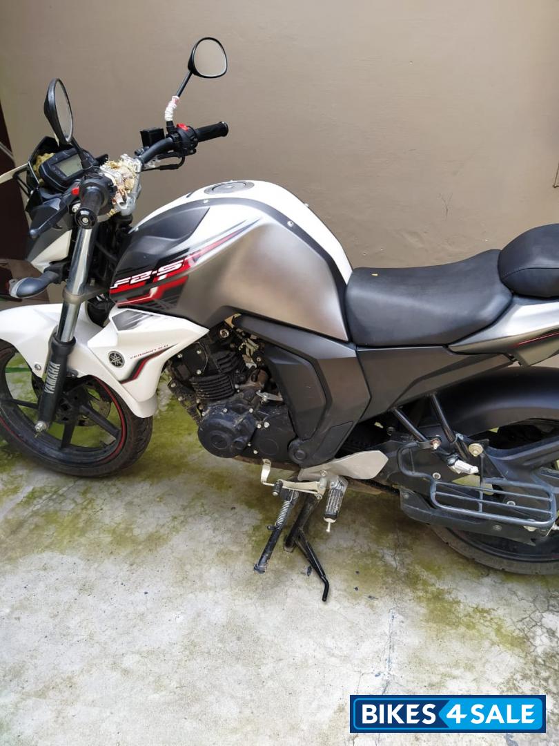 Grey Yamaha FZ-S FI V2