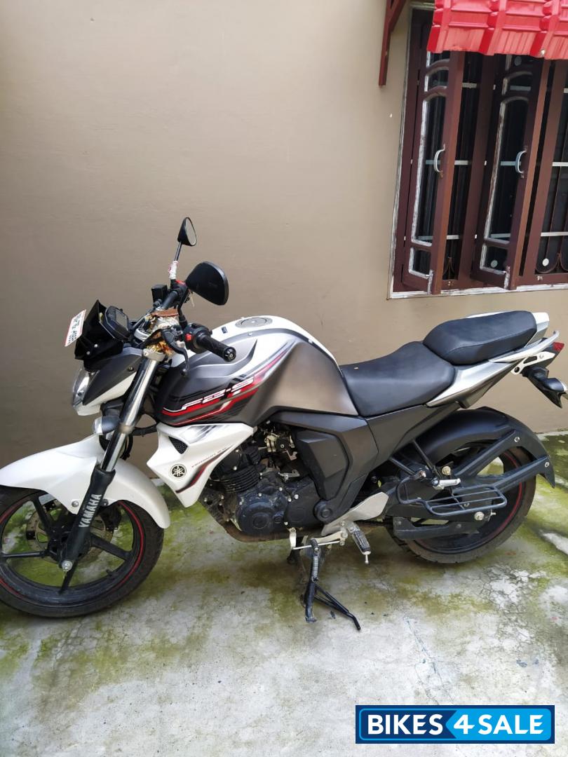 Grey Yamaha FZ-S FI V2