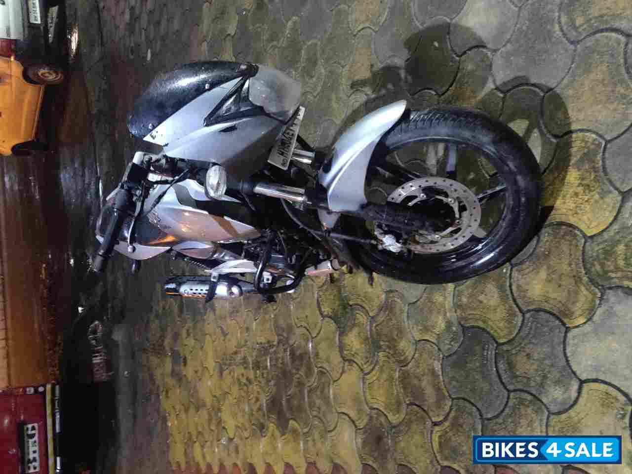 Silver Bajaj Pulsar 180 DTSi