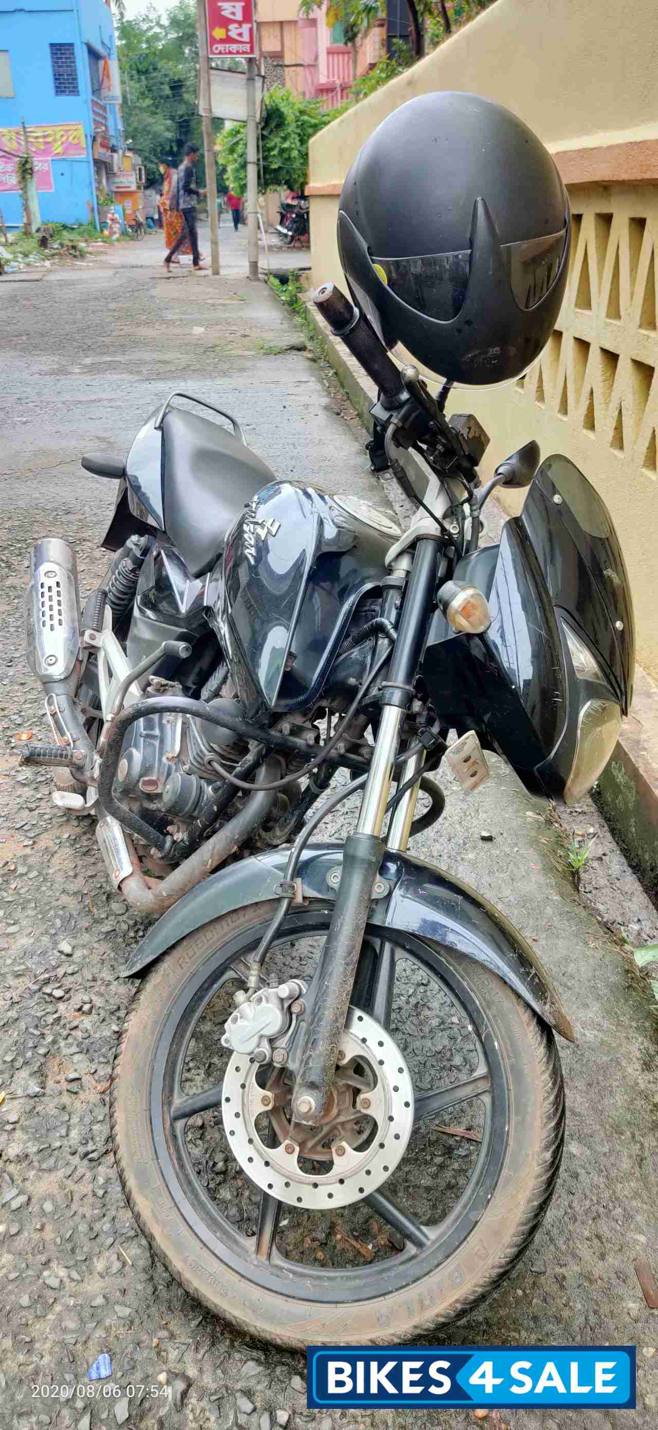 Black Bajaj Pulsar 150 DTSi