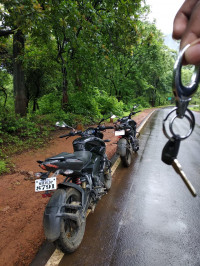 Black Bajaj Pulsar 200 NS
