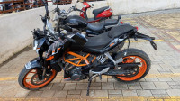 Black-orange KTM Duke 390
